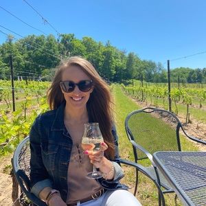 Meet your Posher, Nicole